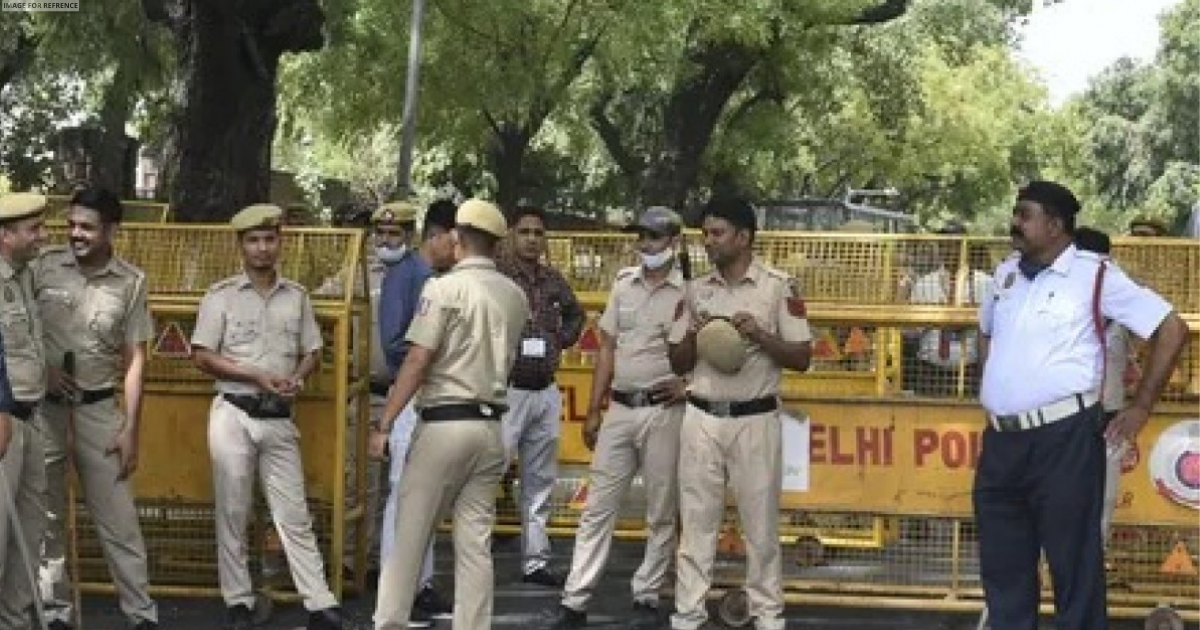 Delhi Police arrests two persons for robbing Army officer